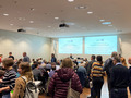 (c) Beat Bapst, Qualitas AG Konferenzteilnehmende in einem Tagungsraum